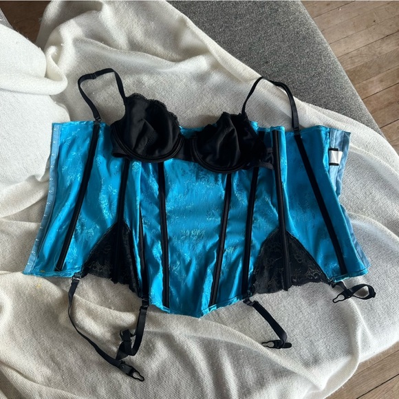 Frederick's of Hollywood Turquoise Camisole Top - Picture 4 of 9